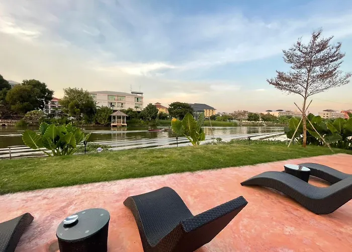 Кемпинг The O-zone Airport Riviera 3*